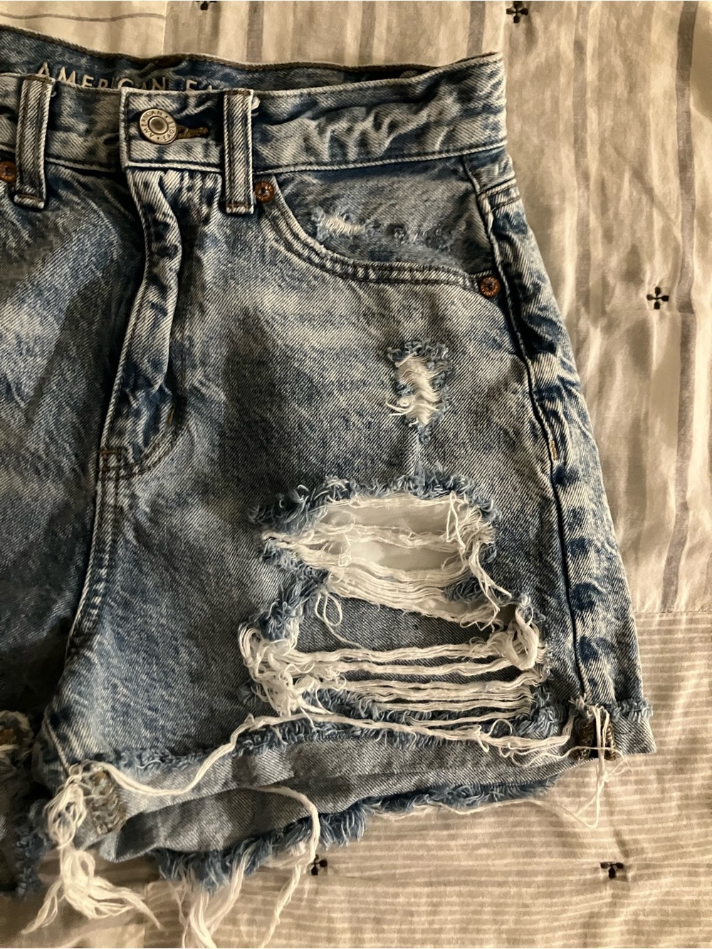 American Eagle Outfitters Light Blue Distressed Denim Shorts Size 0